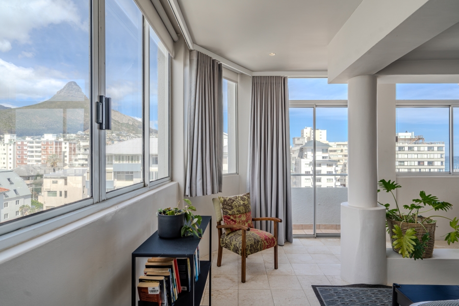2 Bedroom Property for Sale in Sea Point Western Cape